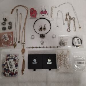 Fashion Costume Jewelry Lot/28